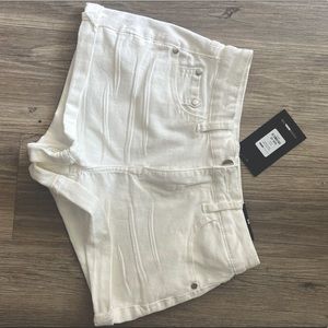 ✨Size: XS Fashion Nova Shorts ✨ NEVER WORN